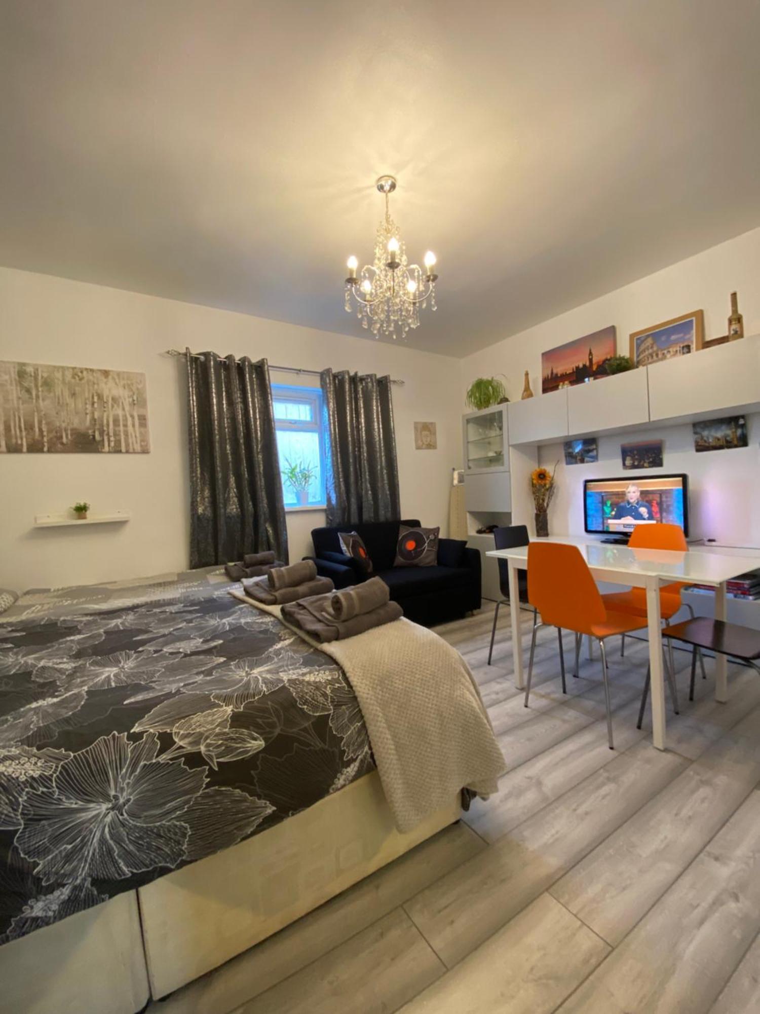 Da Giuseppe London Apartment ภายนอก รูปภาพ
