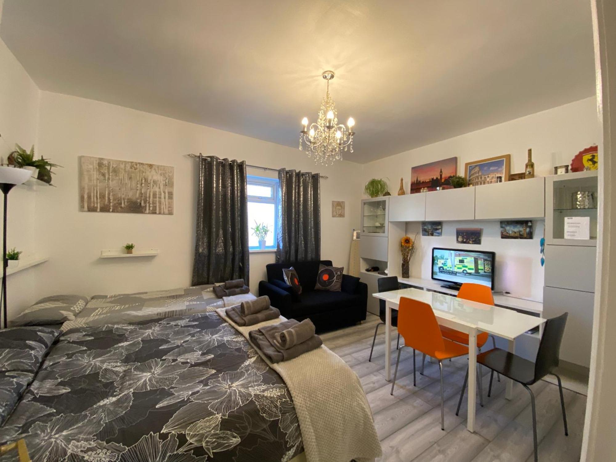 Da Giuseppe London Apartment ภายนอก รูปภาพ