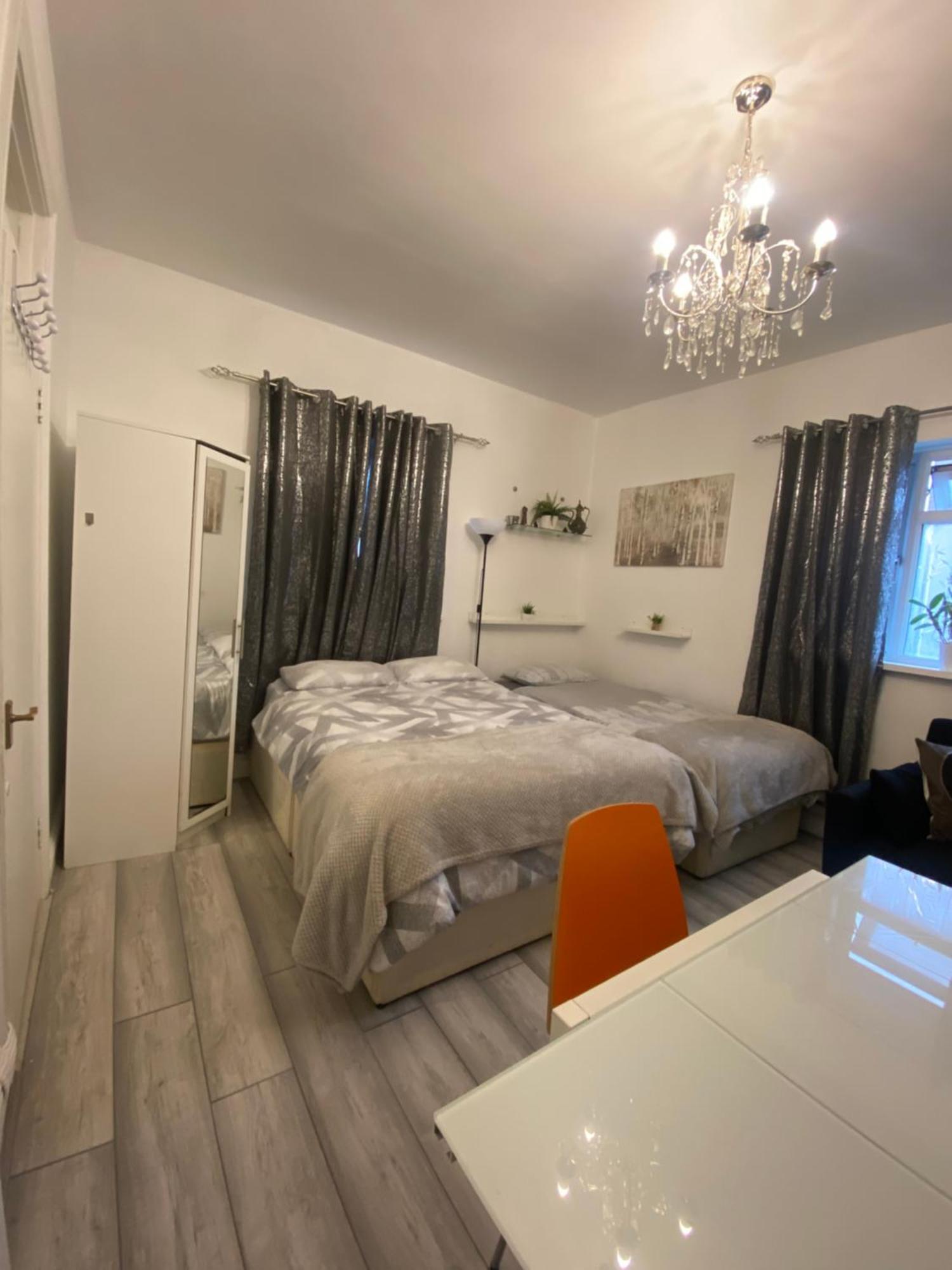 Da Giuseppe London Apartment ภายนอก รูปภาพ