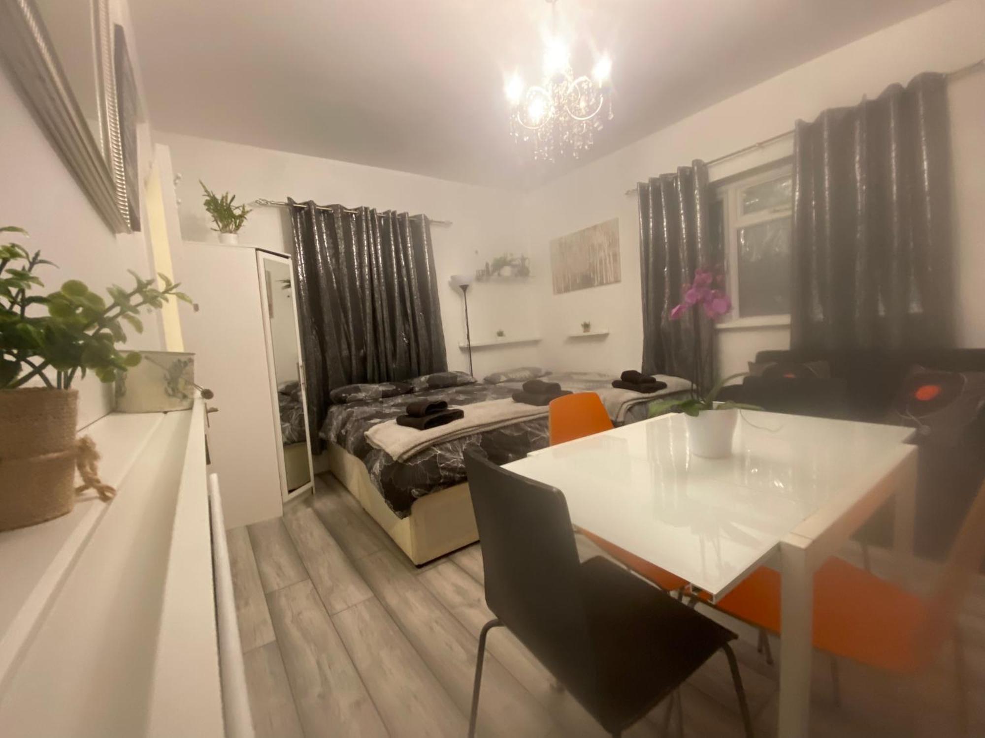 Da Giuseppe London Apartment ภายนอก รูปภาพ